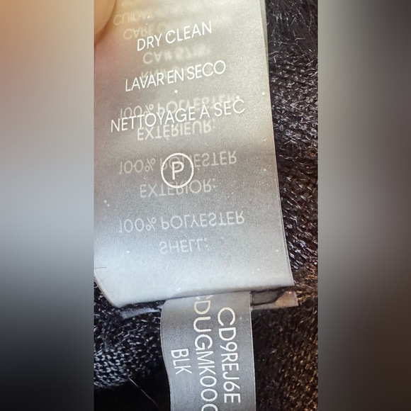 Calvin Klein Faux Fur Cape Women’s Size Large Super Soft Single Hook Closure - Picture 9 of 9